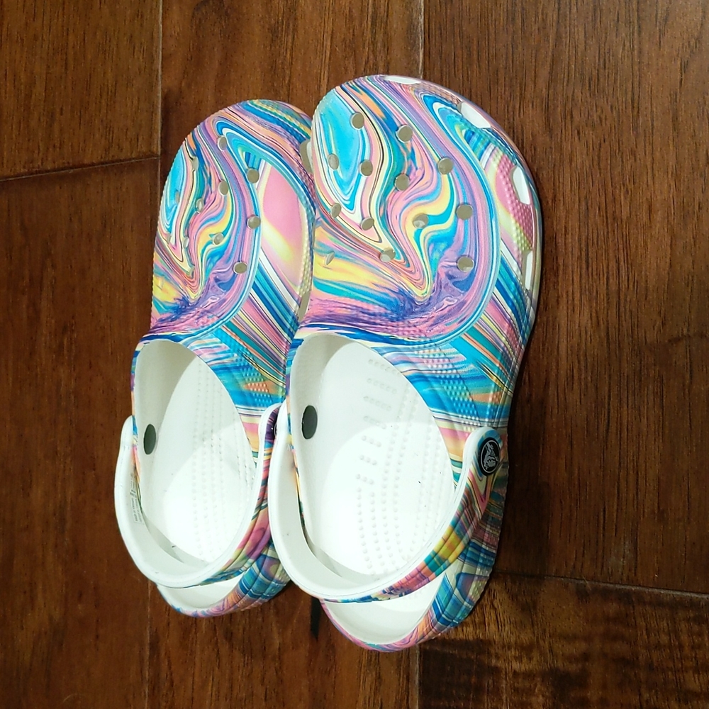 Tie-dye Crocs - Picture 3 of 4